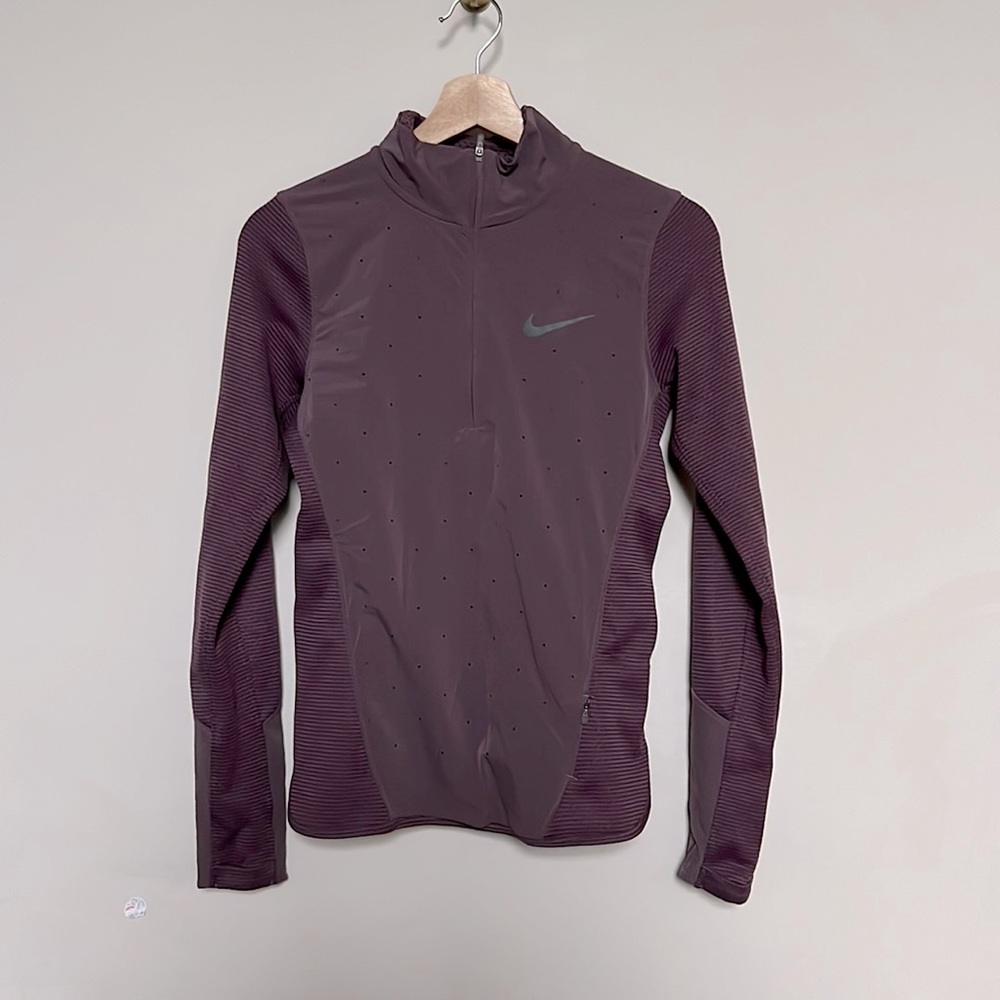 Nike XS top